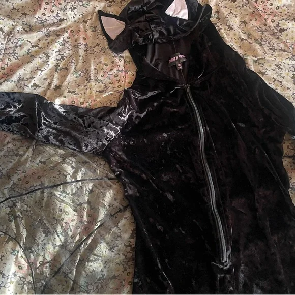 Dolls Kill Bat Velvet Onsie Costume 2X (XXL) - Picture 3 of 3